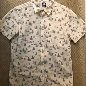 The North Face Men’s Short Sleeve Pursuit Shirt - Vintage White Sasquatch Print